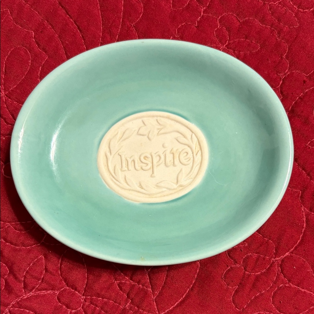 Lorraine Oerth Oval mini ceramic celadon giving PreOwned bowl with Inspire